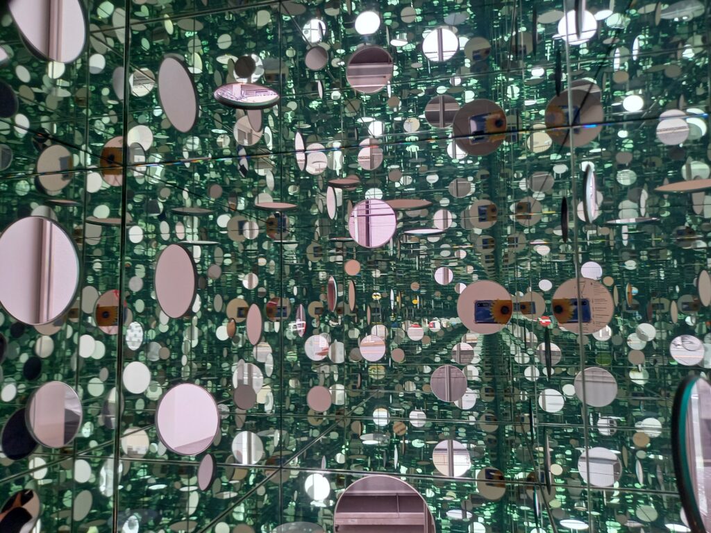 草間彌生美術館