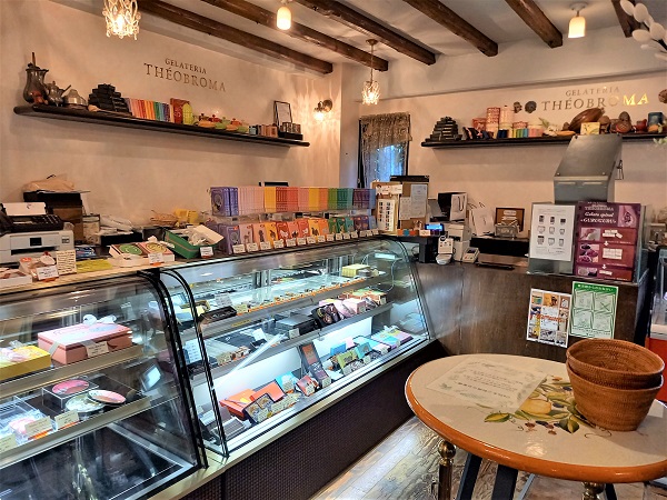 テオブロマ店内
