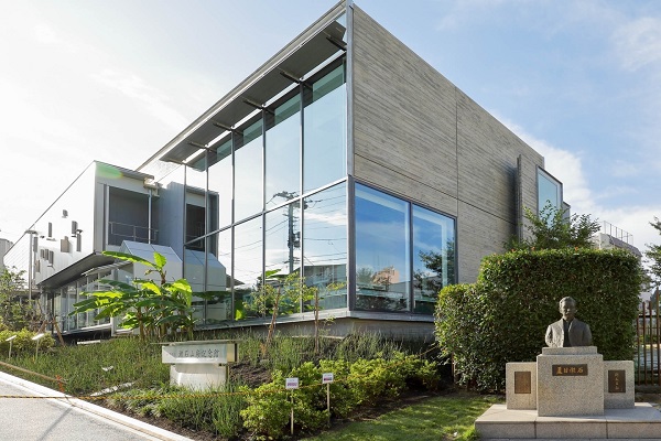 漱石山房記念館　外観